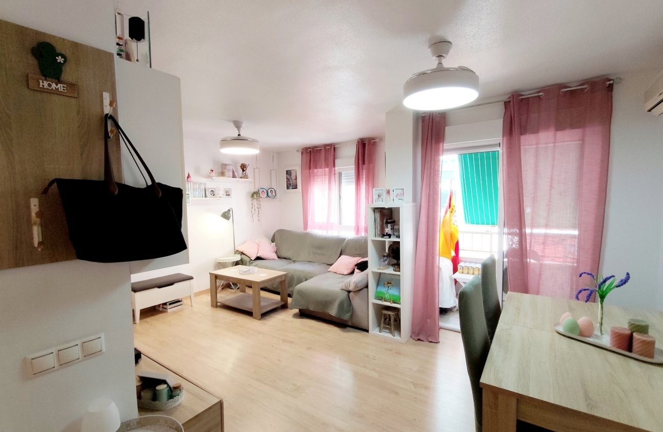Resale - Apartment -
Torrevieja - Costa Blanca