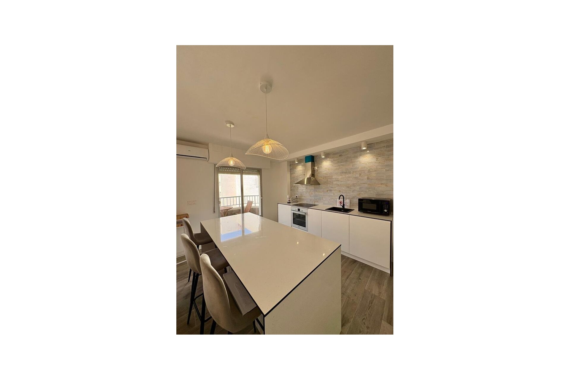 Resale - Apartment -
Torrevieja - Costa Blanca