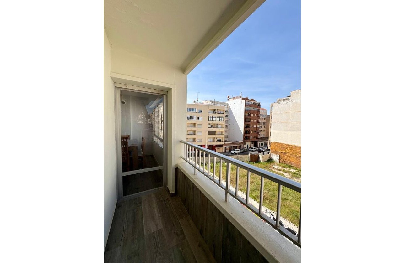 Resale - Apartment -
Torrevieja - Costa Blanca