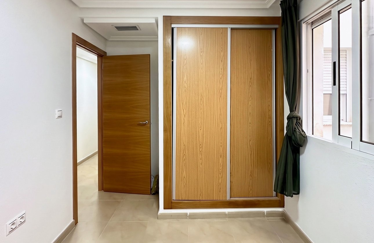 Resale - Apartment -
Torrevieja - Costa Blanca