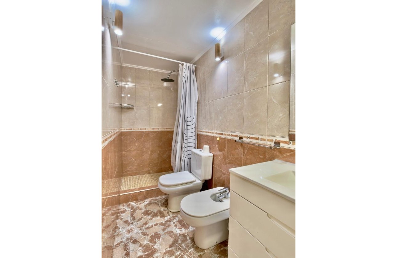 Resale - Apartment -
Torrevieja - Costa Blanca