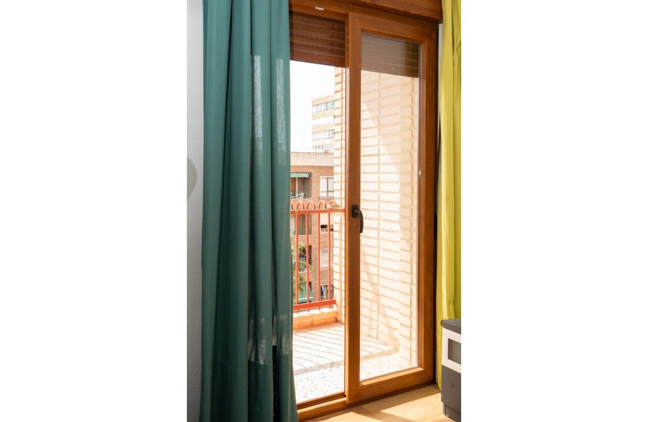 Resale - Apartment -
Torrevieja - El Acequión - Los Náufragos