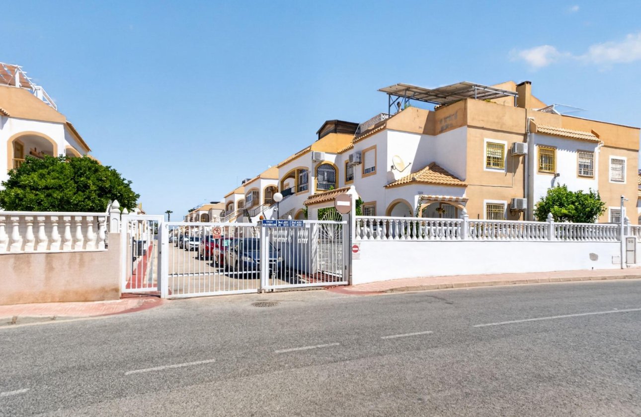 Resale - Apartment -
Torrevieja - El Limonar