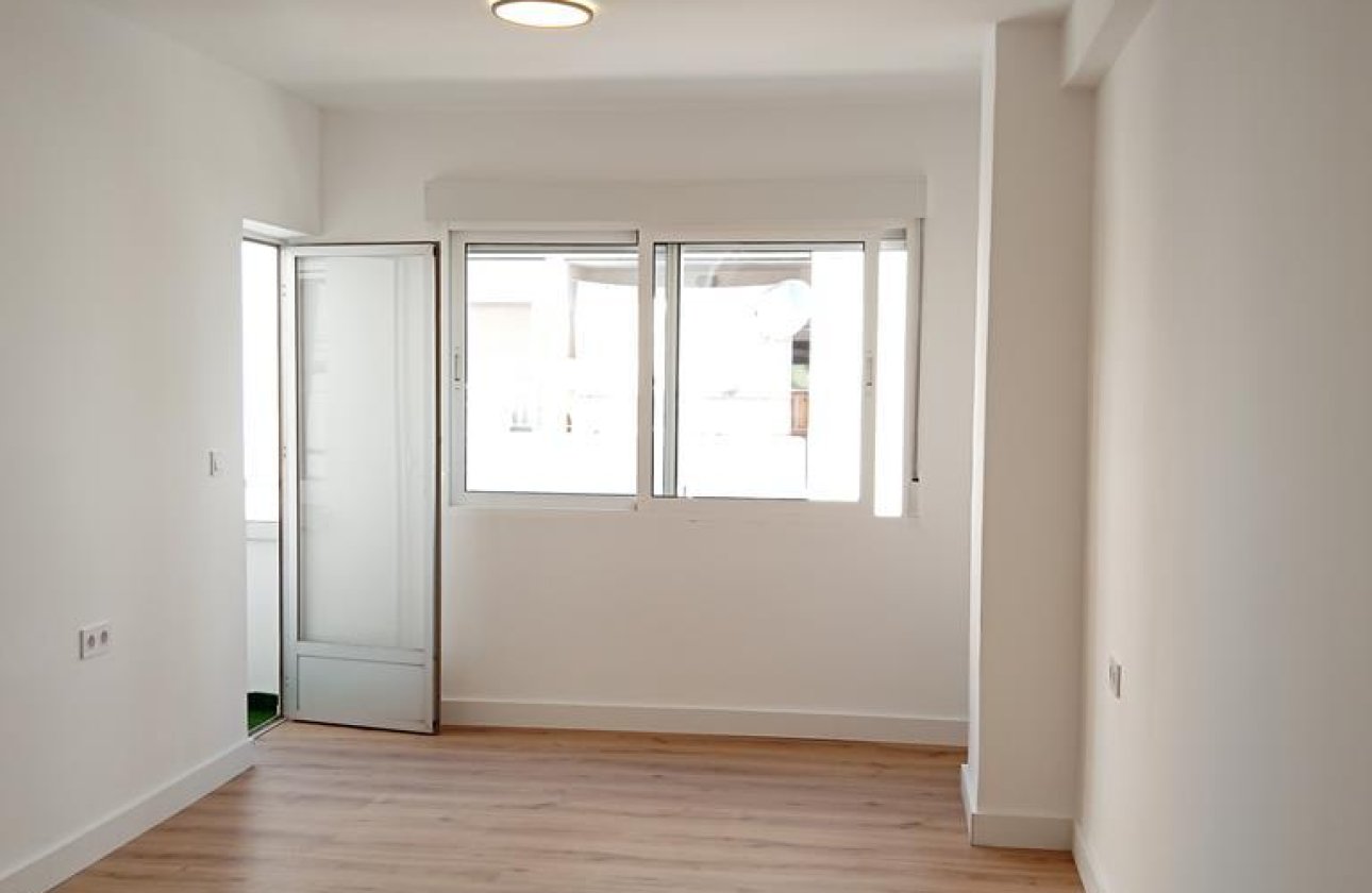 Resale - Apartment -
Torrevieja - El Molino