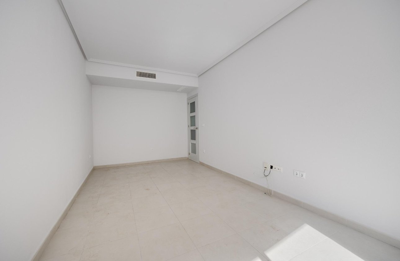 Resale - Apartment -
Torrevieja - Estacion De Autobuses