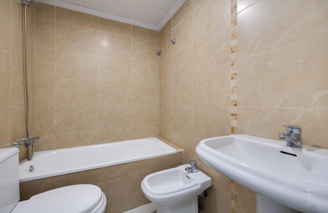 Resale - Apartment -
Torrevieja - Estacion De Autobuses