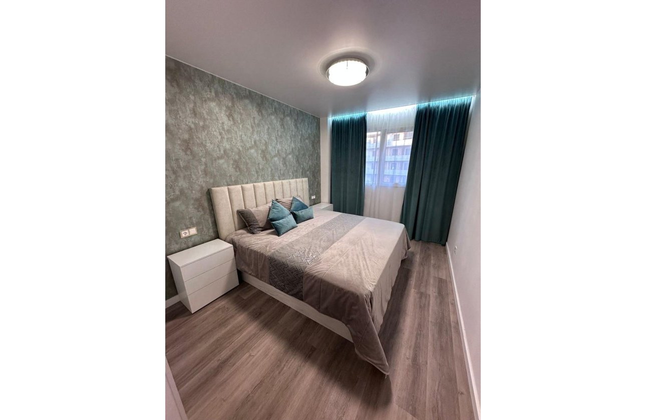 Resale - Apartment -
Torrevieja - Estacion De Autobuses