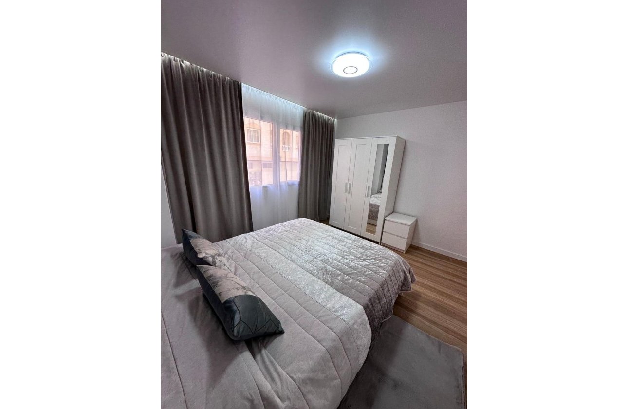 Resale - Apartment -
Torrevieja - Estacion De Autobuses