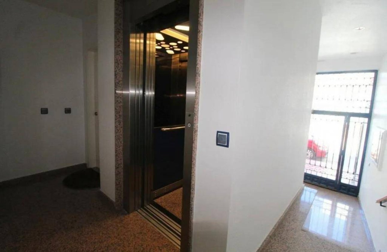 Resale - Apartment -
Torrevieja - Estacion De Autobuses