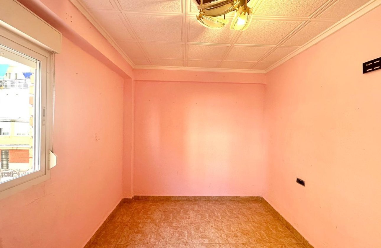 Resale - Apartment -
Torrevieja - Estacion De Autobuses