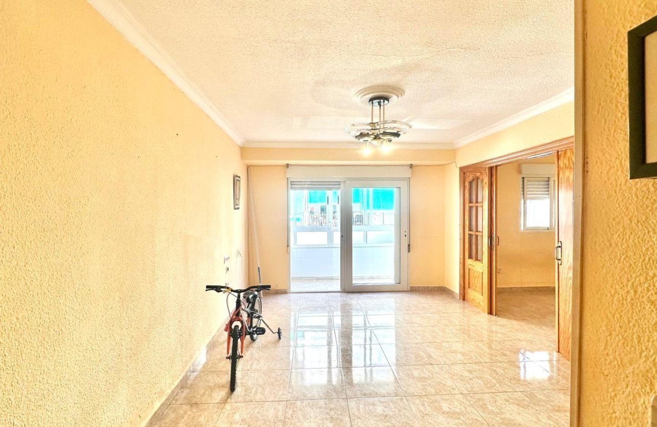 Resale - Apartment -
Torrevieja - Estacion De Autobuses