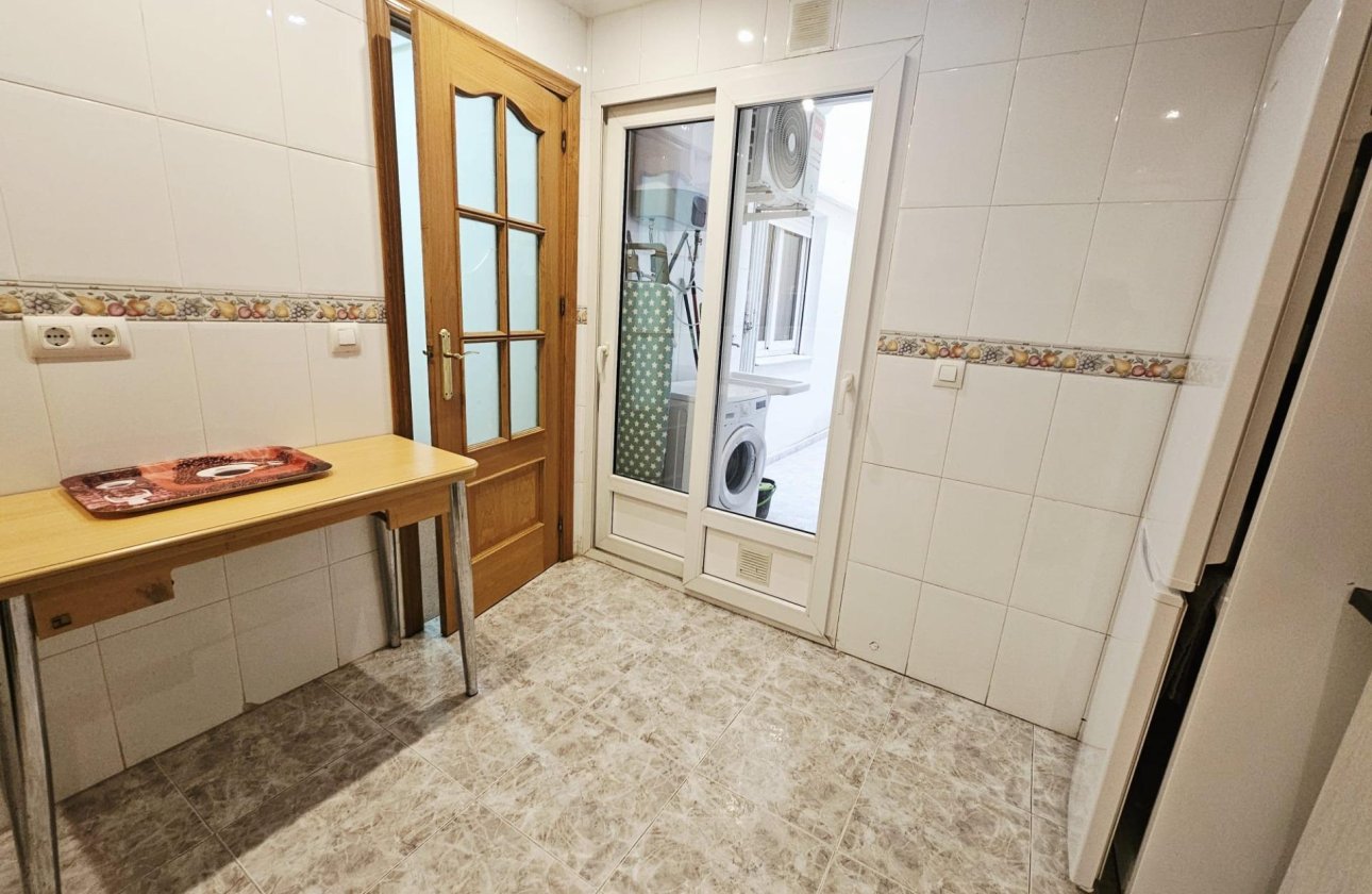 Resale - Apartment -
Torrevieja - Estacion De Autobuses