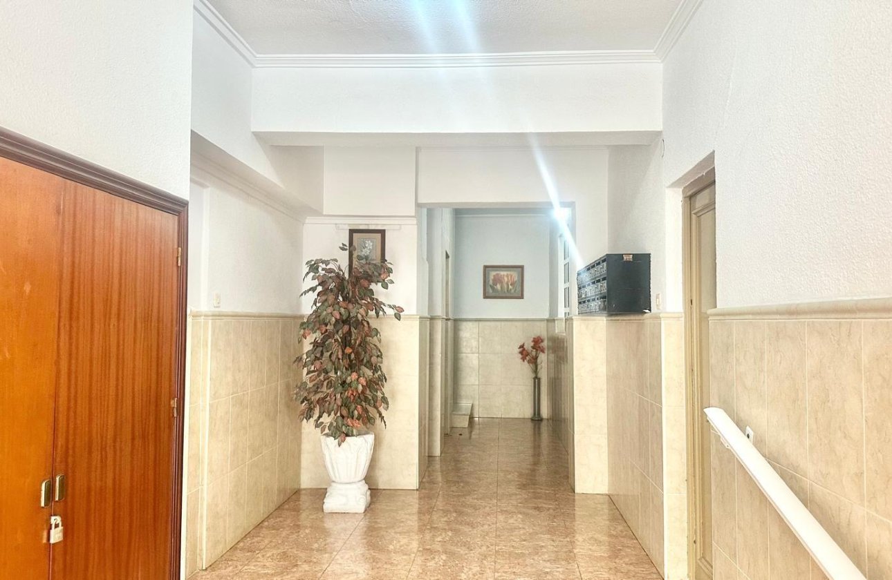 Resale - Apartment -
Torrevieja - Estacion De Autobuses