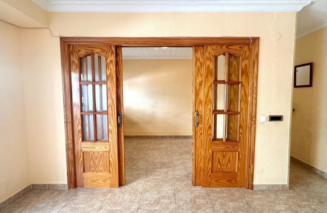 Resale - Apartment -
Torrevieja - Estacion De Autobuses