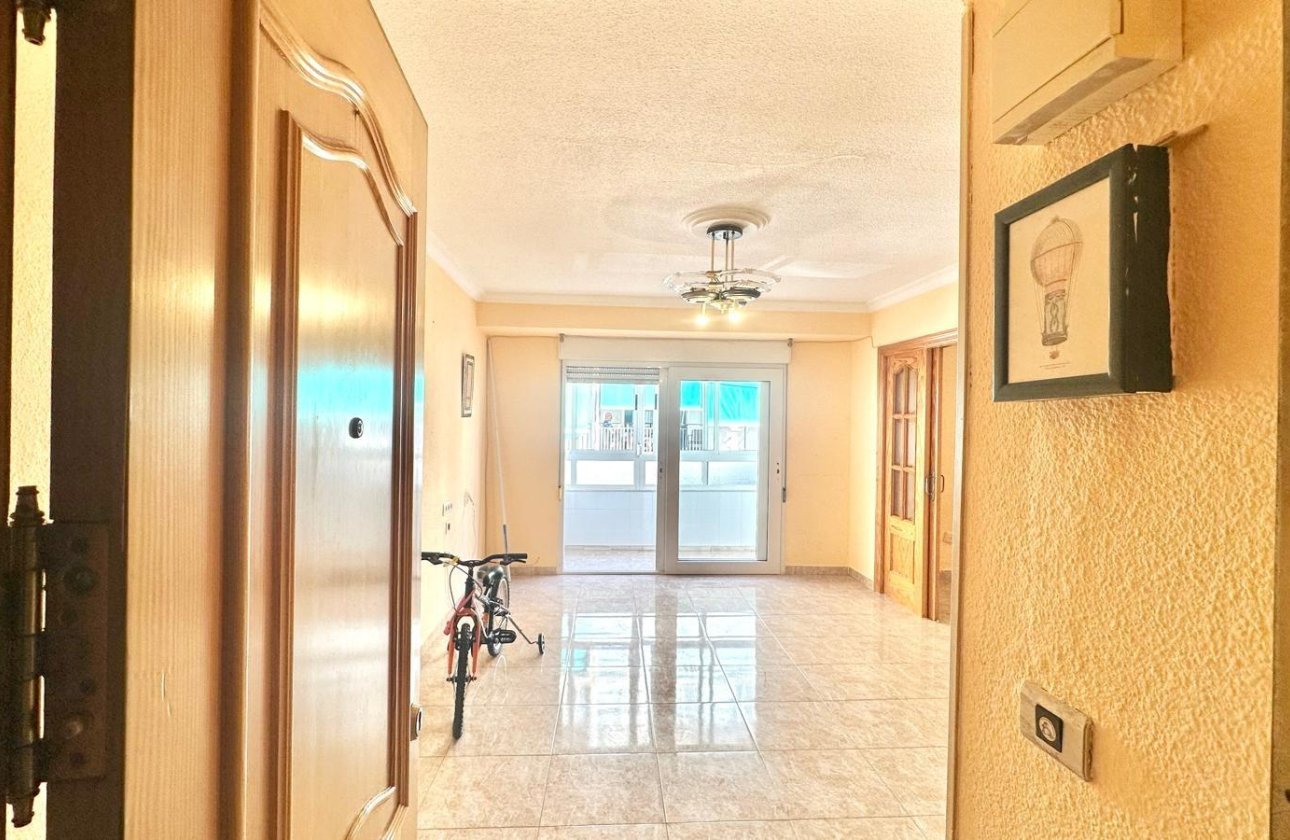 Resale - Apartment -
Torrevieja - Estacion De Autobuses