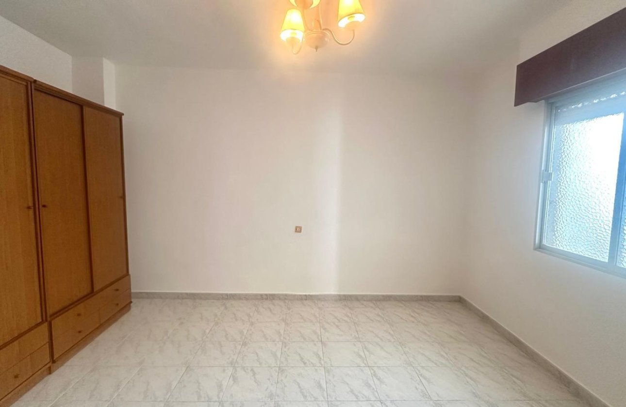 Resale - Apartment -
Torrevieja - Estacion De Autobuses