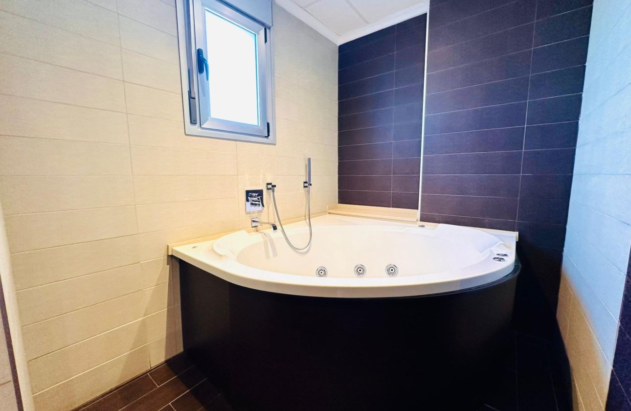 Resale - Apartment -
Torrevieja - Estacion De Autobuses