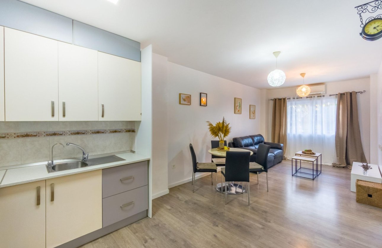 Resale - Apartment -
Torrevieja - Estacion De Autobuses