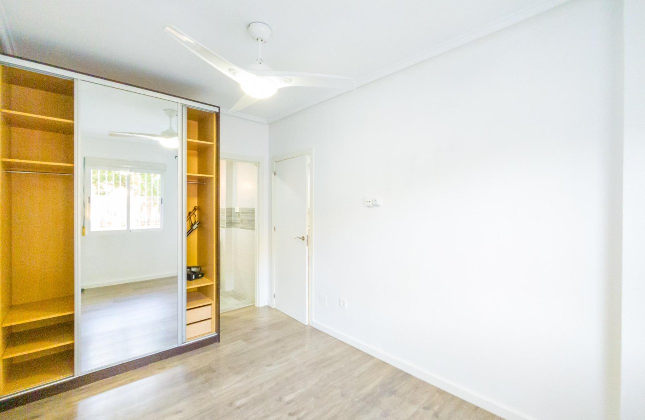 Resale - Apartment -
Torrevieja - Estacion De Autobuses