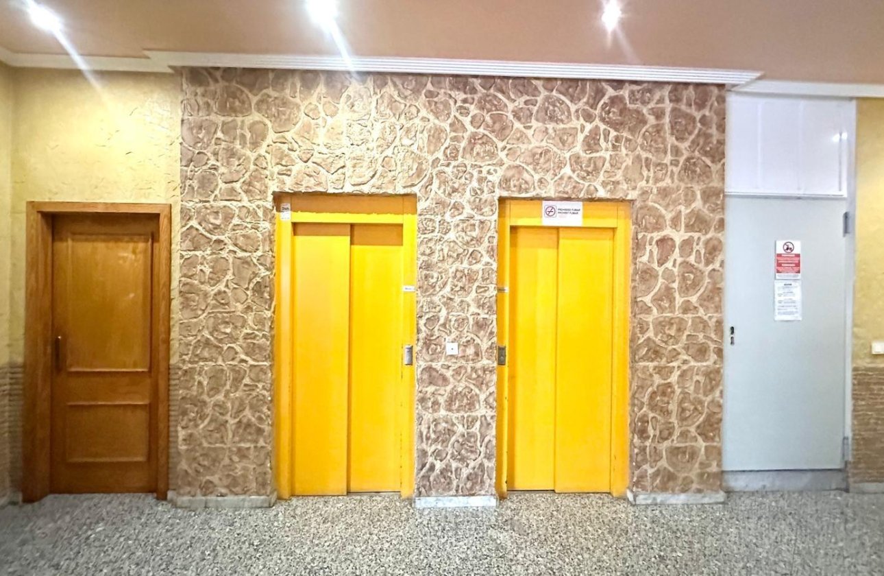 Resale - Apartment -
Torrevieja - Estacion De Autobuses