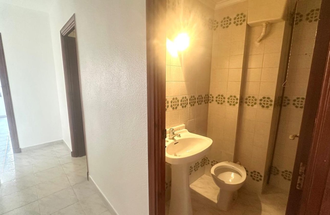 Resale - Apartment -
Torrevieja - Estacion De Autobuses