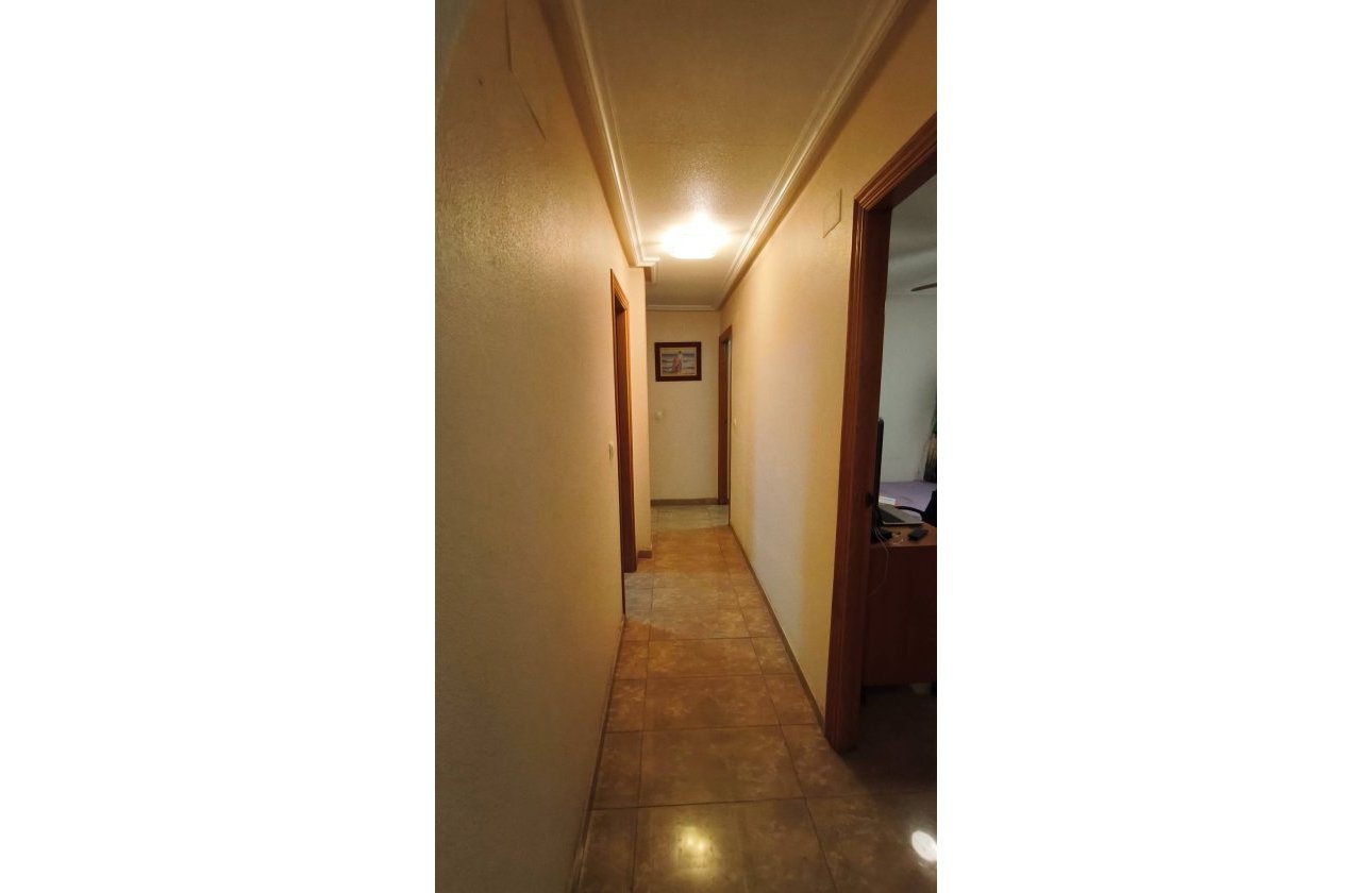 Resale - Apartment -
Torrevieja - Estacion De Autobuses