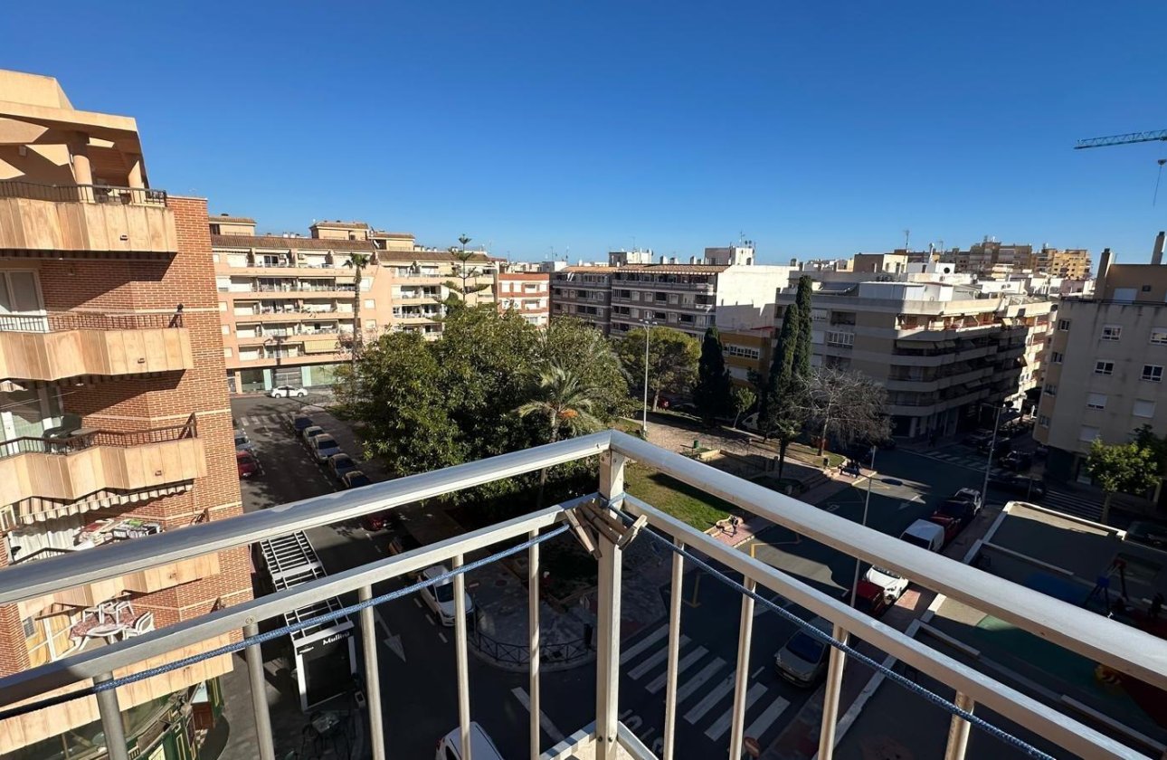 Resale - Apartment -
Torrevieja - Estacion De Autobuses