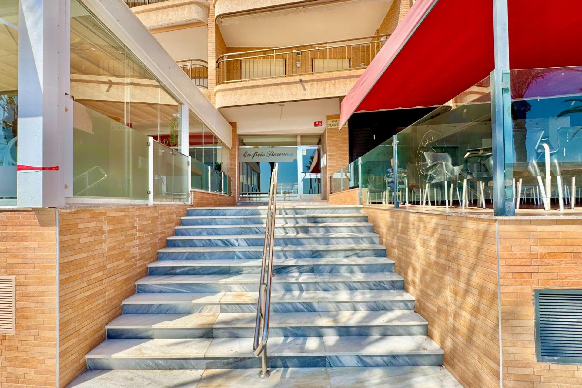 Resale - Apartment -
Torrevieja - Estacion De Autobuses