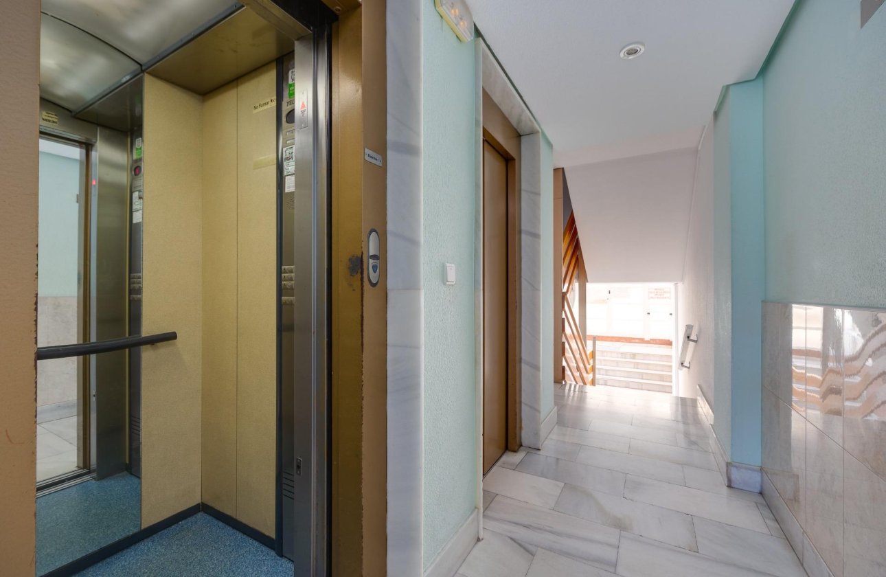 Resale - Apartment -
Torrevieja - Estacion De Autobuses