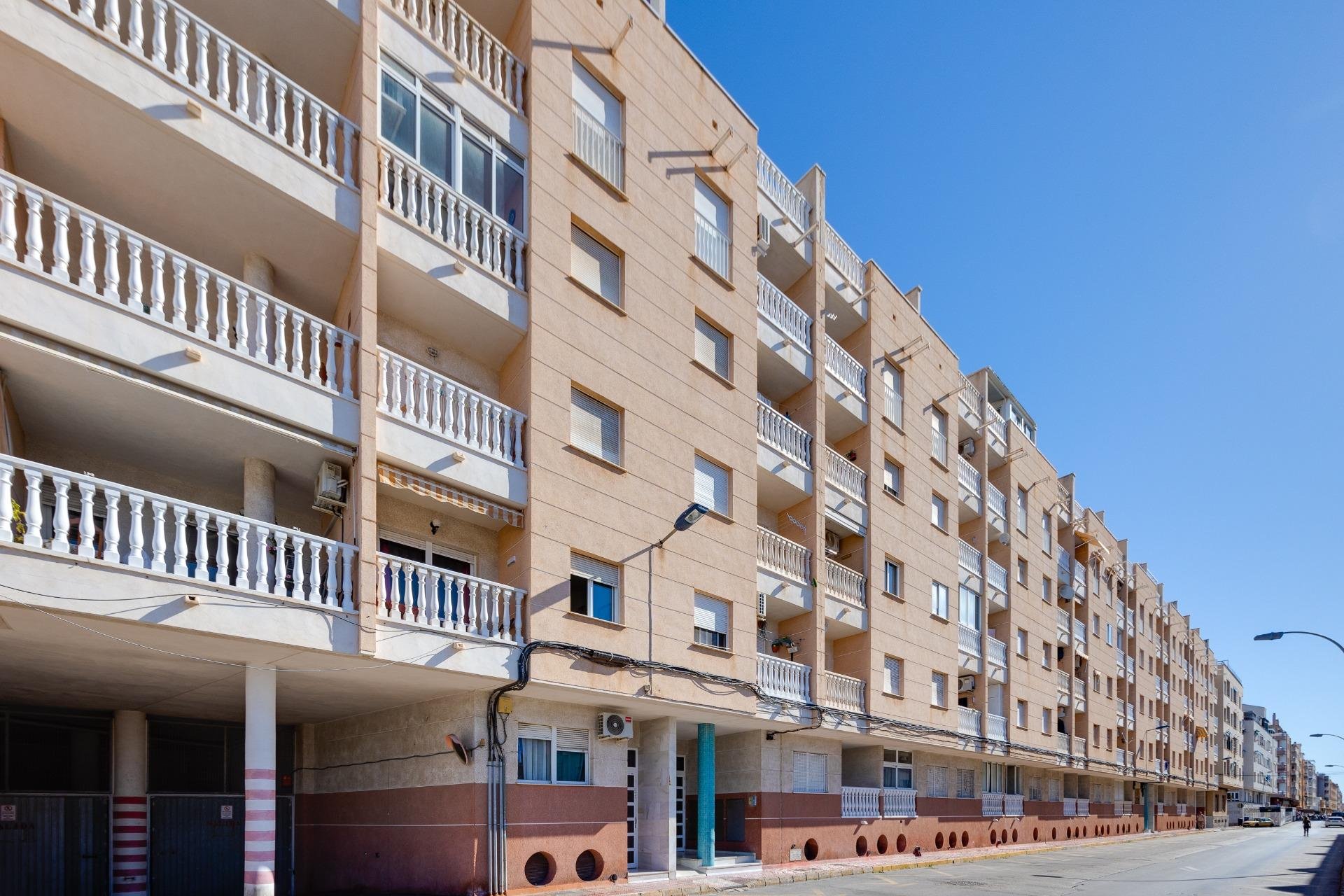 Resale - Apartment -
Torrevieja - Estacion De Autobuses