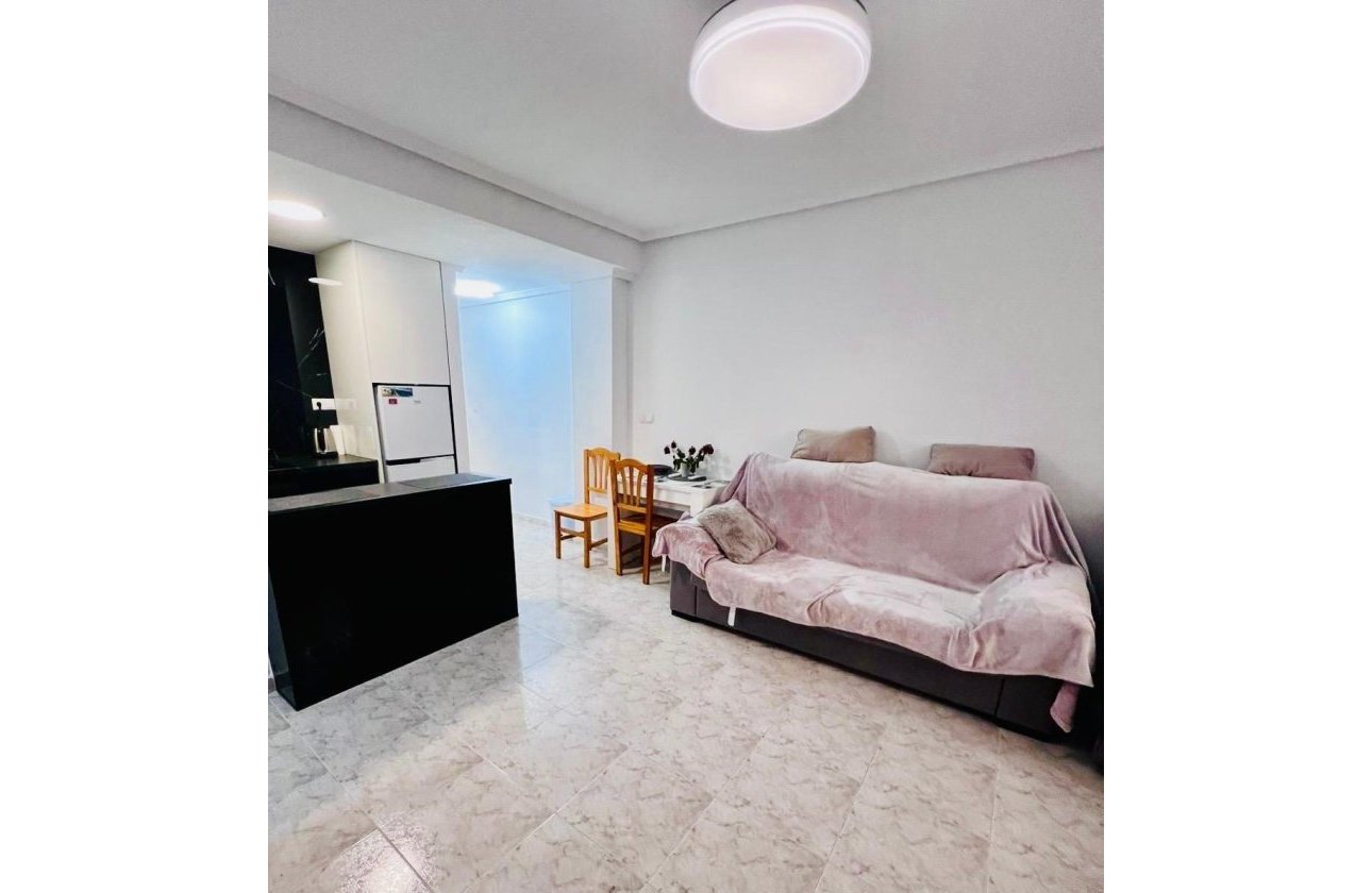 Resale - Apartment -
Torrevieja - Estacion De Autobuses