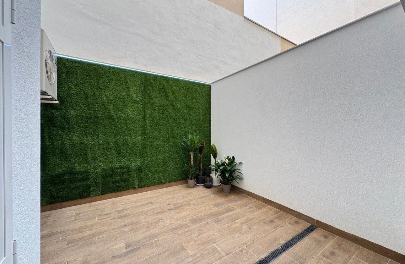 Resale - Apartment -
Torrevieja - Estacion De Autobuses