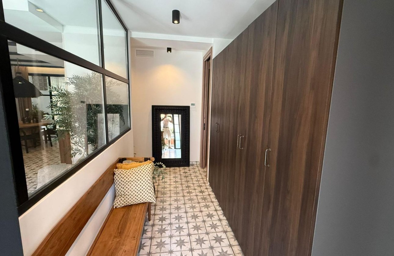 Resale - Apartment -
Torrevieja - Estacion De Autobuses