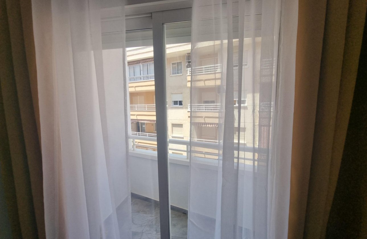 Resale - Apartment -
Torrevieja - Estacion De Autobuses