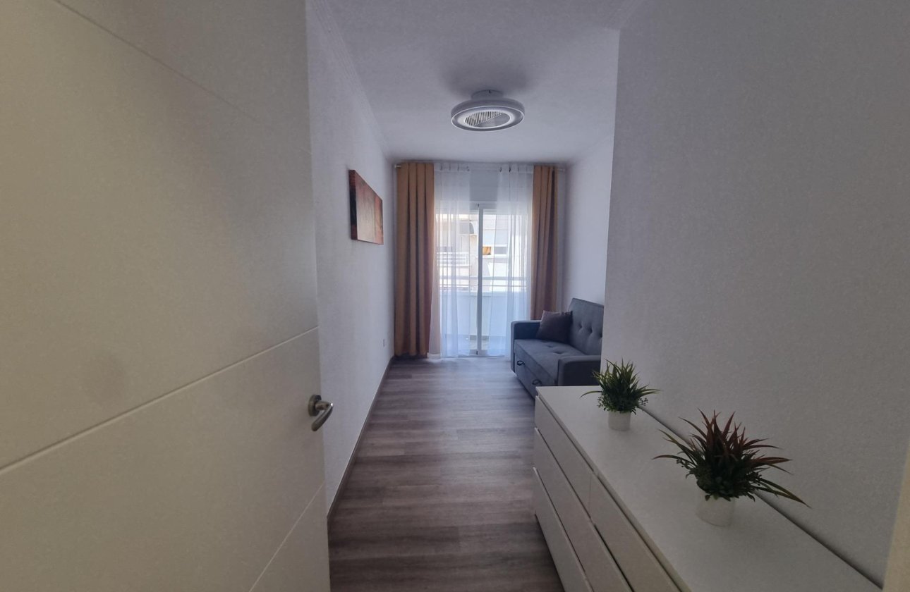Resale - Apartment -
Torrevieja - Estacion De Autobuses