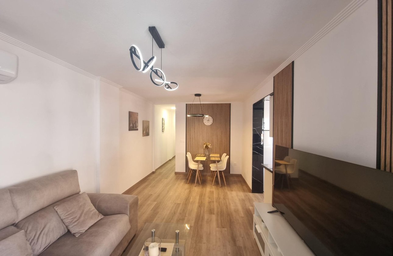 Resale - Apartment -
Torrevieja - Estacion De Autobuses