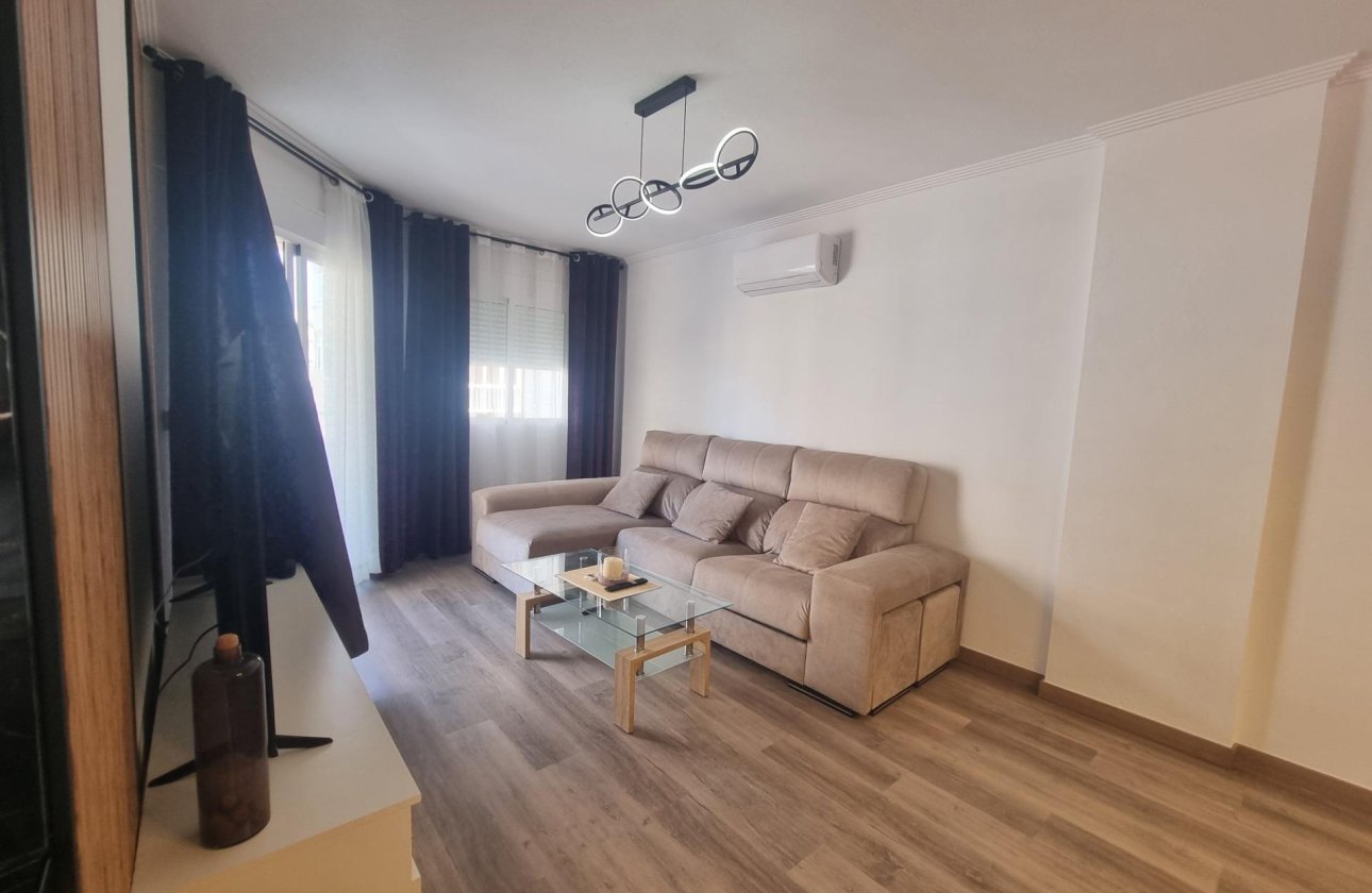 Resale - Apartment -
Torrevieja - Estacion De Autobuses