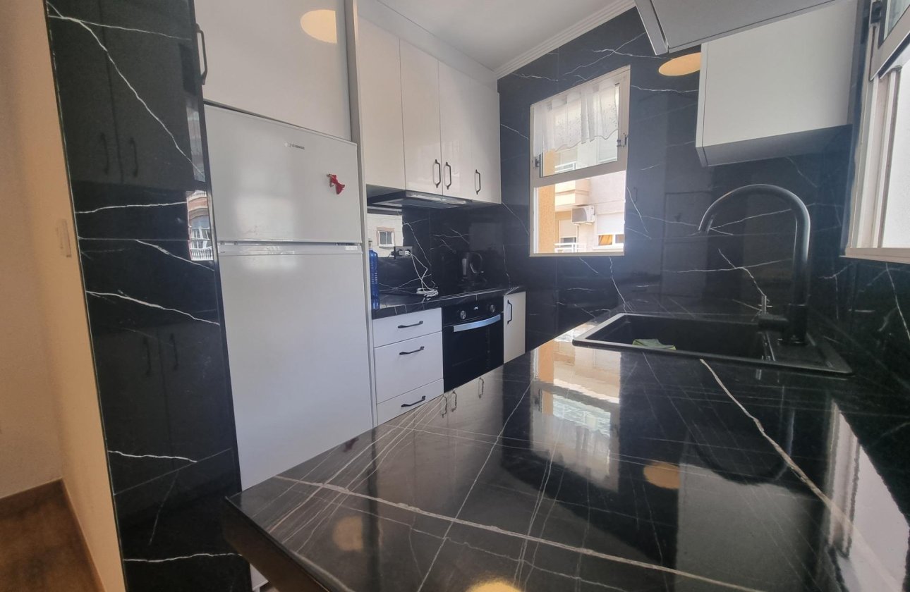 Resale - Apartment -
Torrevieja - Estacion De Autobuses