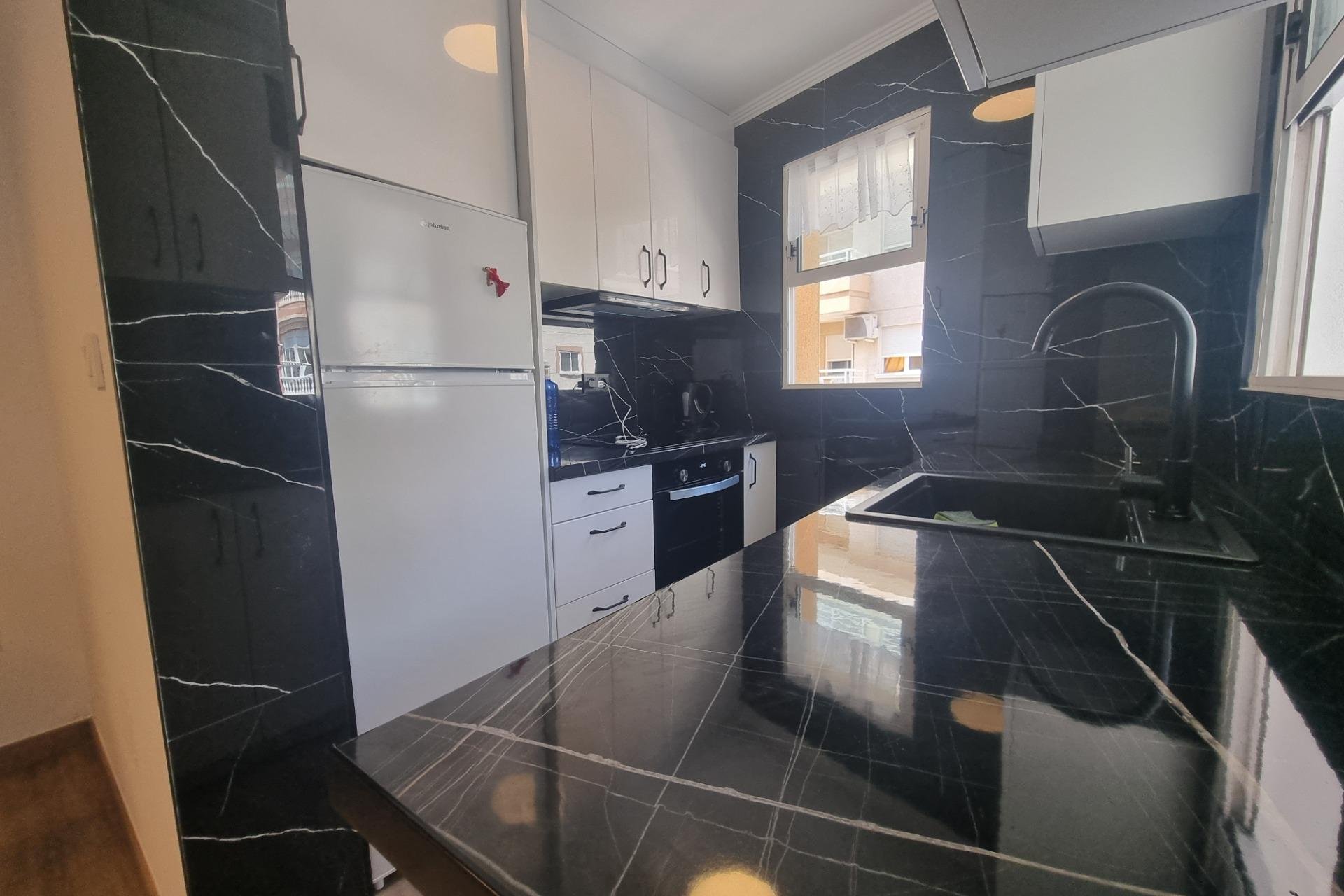 Resale - Apartment -
Torrevieja - Estacion De Autobuses