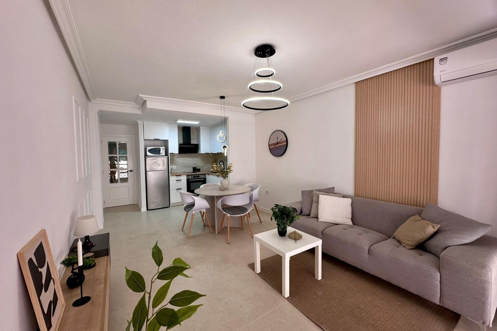 Resale - Apartment -
Torrevieja - Estacion De Autobuses