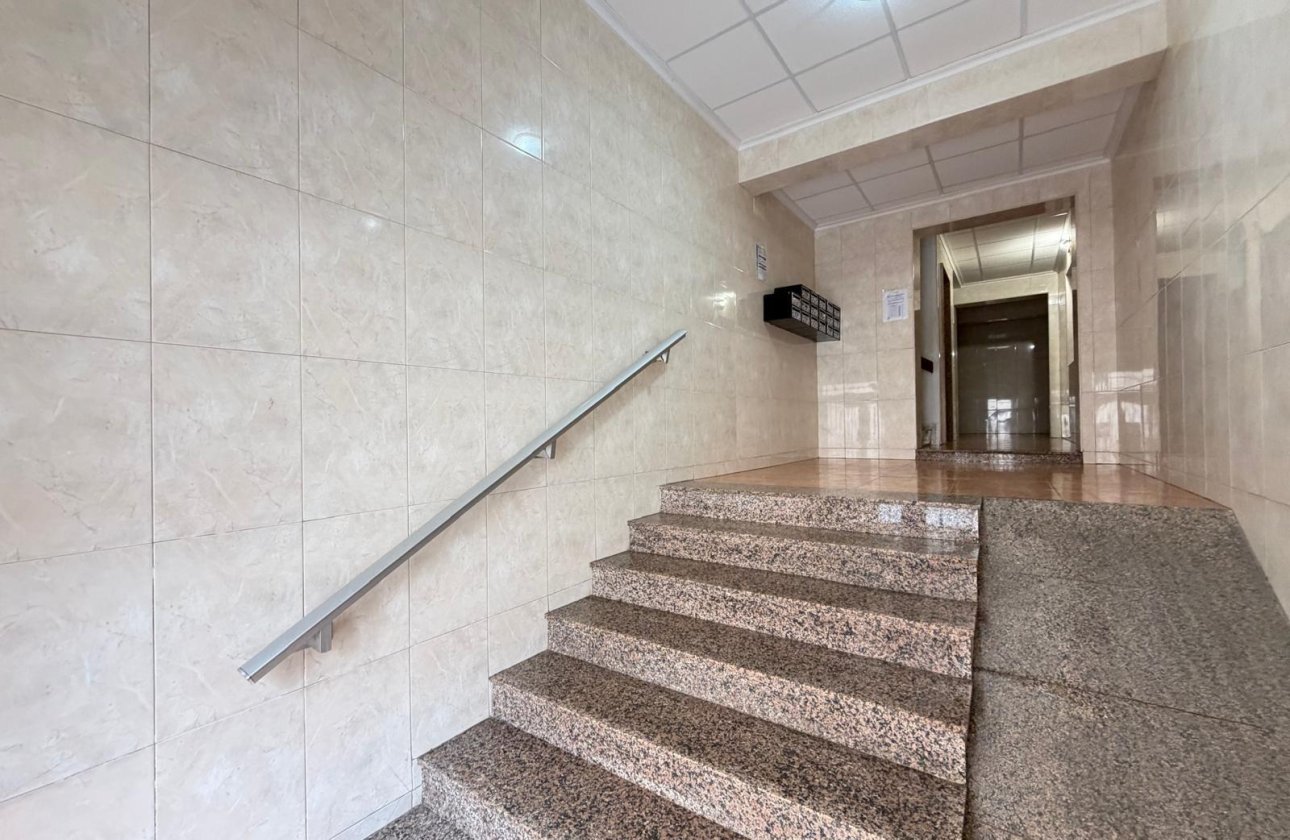 Resale - Apartment -
Torrevieja - Estacion De Autobuses