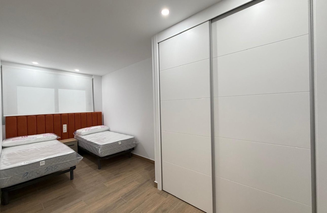 Resale - Apartment -
Torrevieja - Estacion De Autobuses