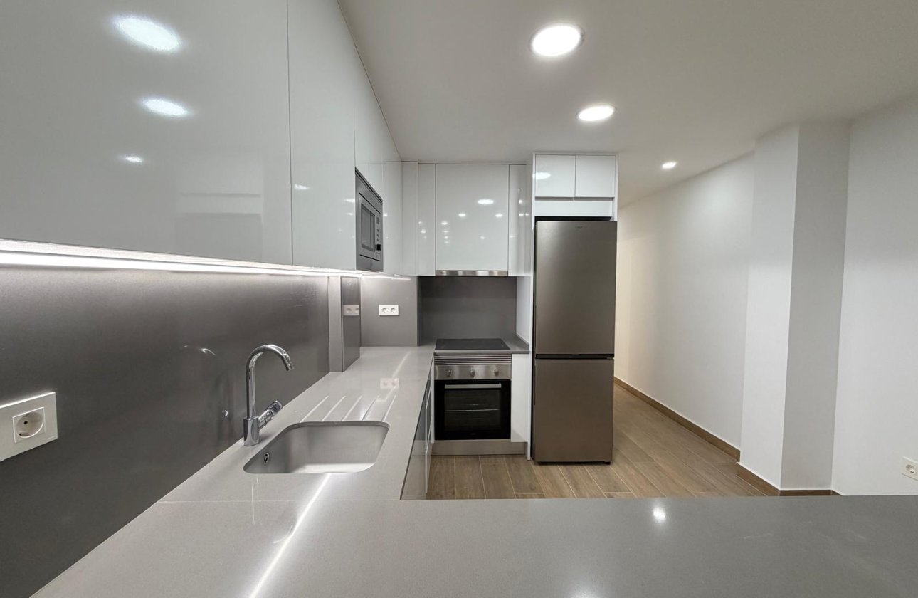 Resale - Apartment -
Torrevieja - Estacion De Autobuses