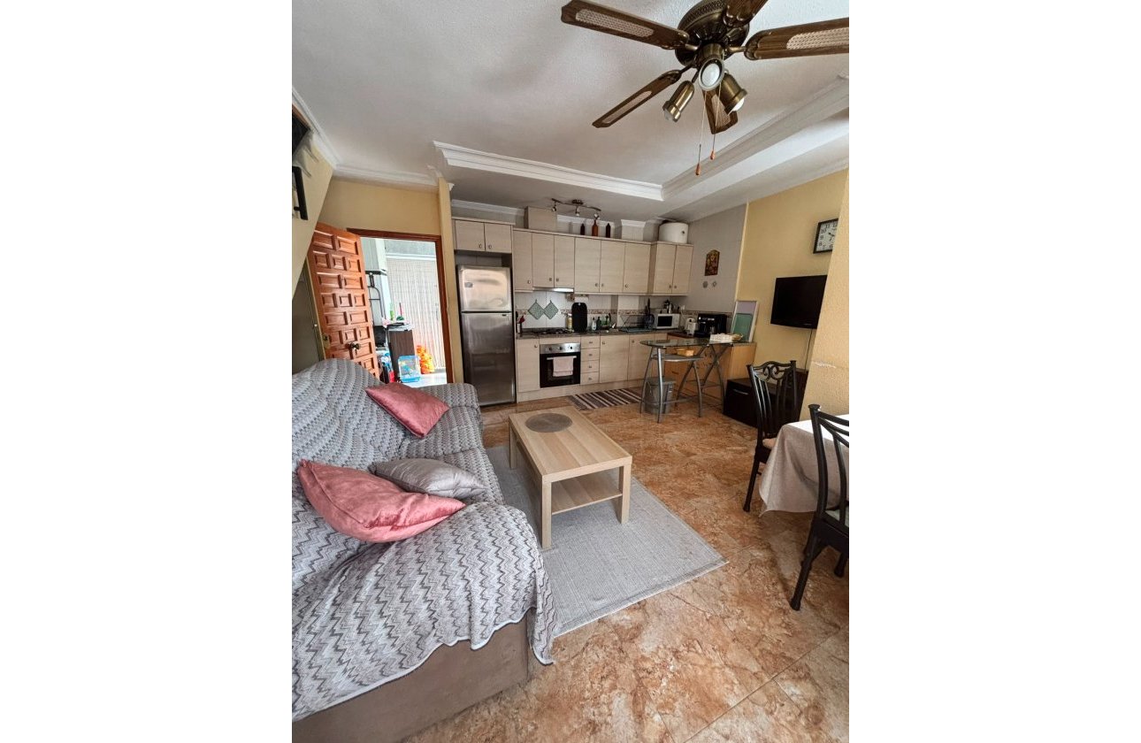 Resale - Apartment -
Torrevieja - Estacion De Autobuses