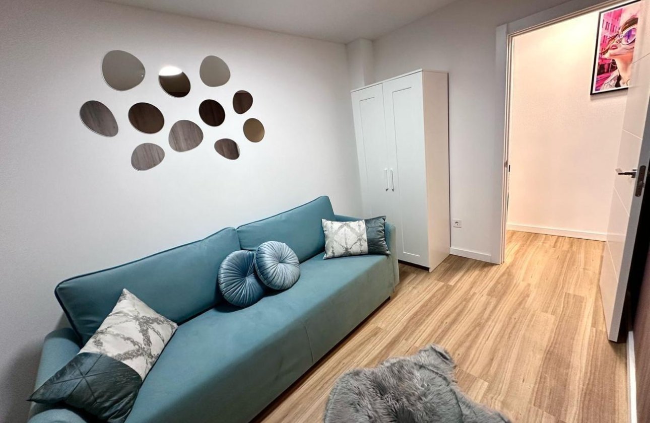 Resale - Apartment -
Torrevieja - Estacion De Autobuses