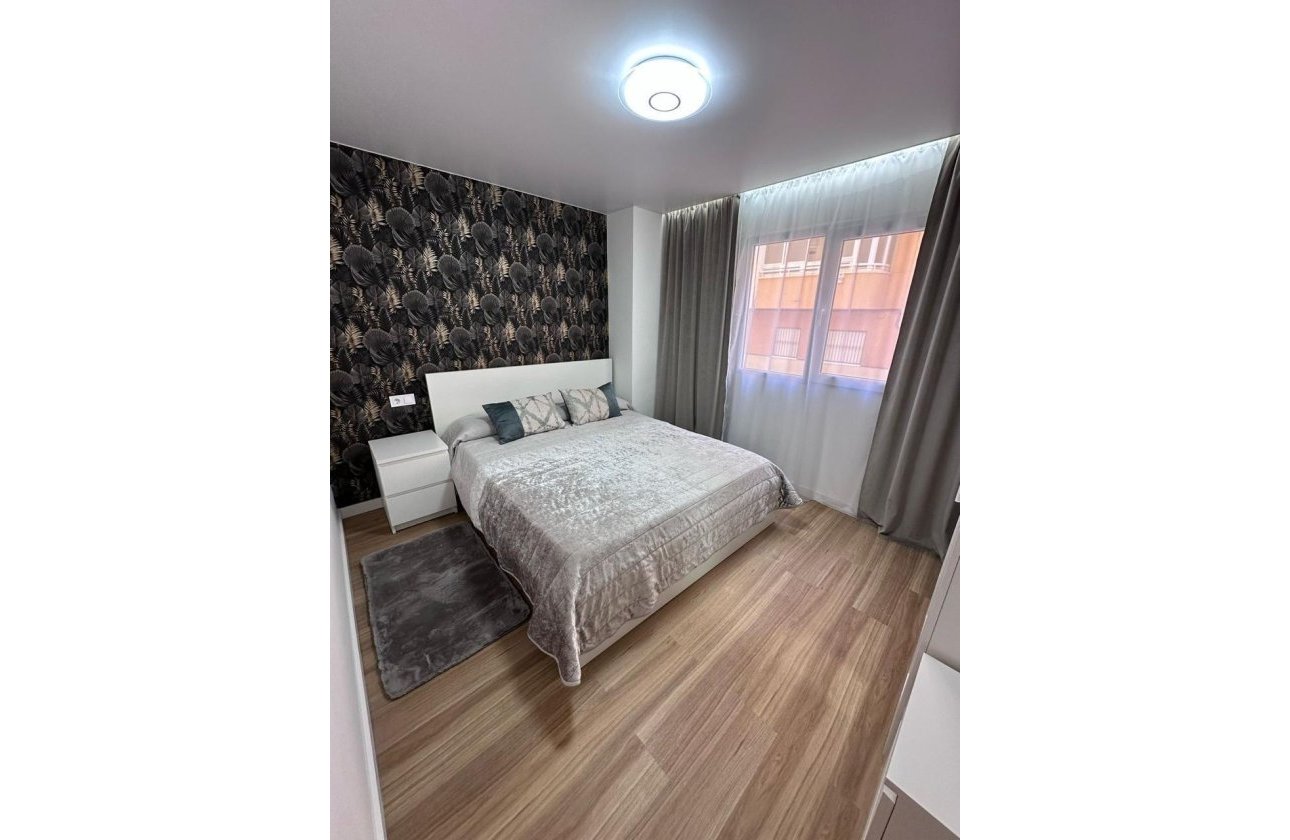 Resale - Apartment -
Torrevieja - Estacion De Autobuses