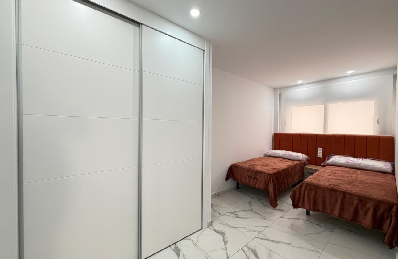 Resale - Apartment -
Torrevieja - Estacion De Autobuses