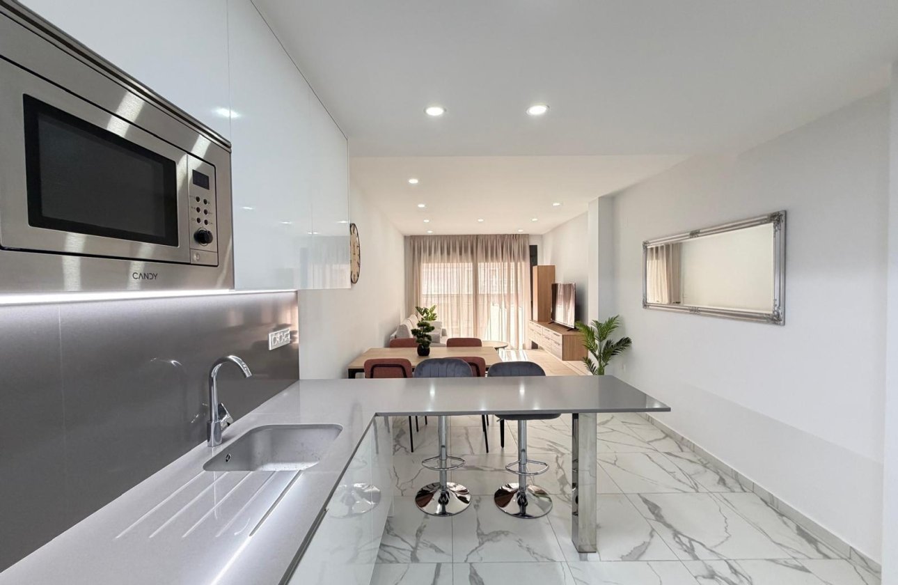 Resale - Apartment -
Torrevieja - Estacion De Autobuses