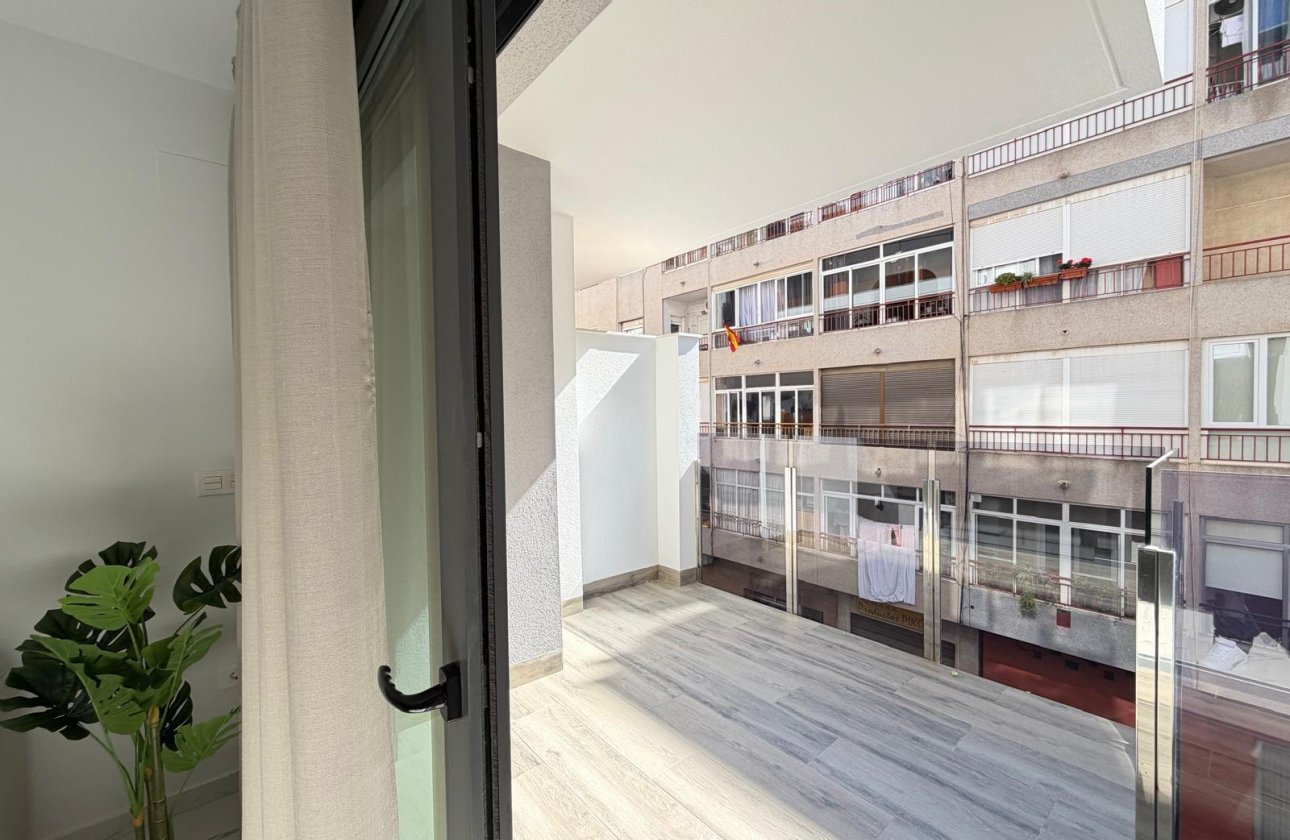 Resale - Apartment -
Torrevieja - Estacion De Autobuses