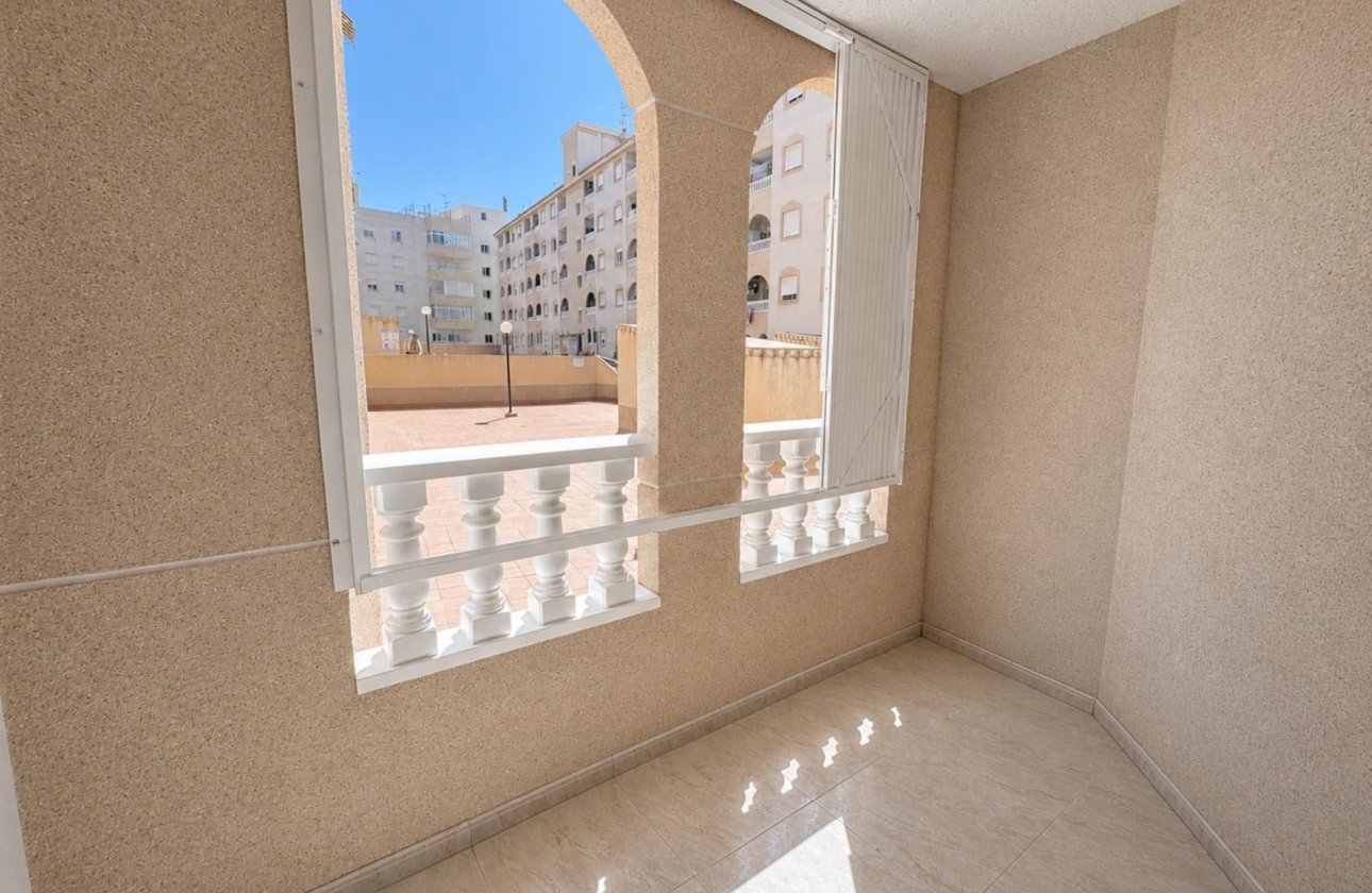 Resale - Apartment -
Torrevieja - Estacion De Autobuses